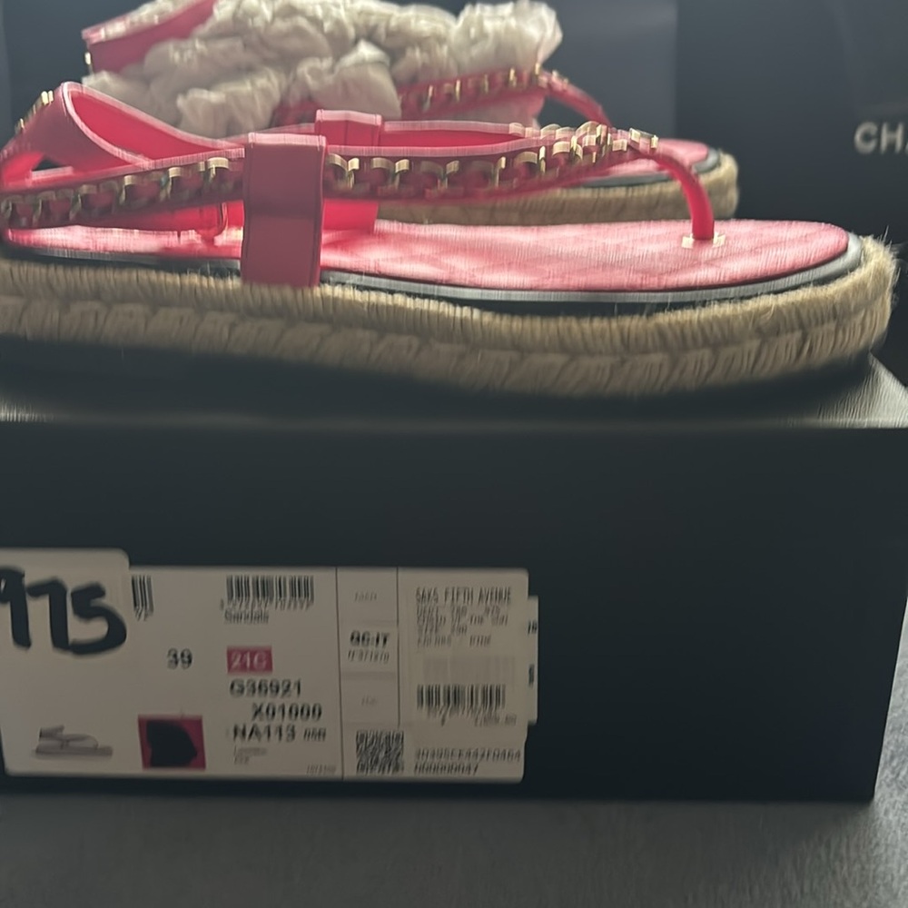Ladies channel sandals— - Picture 16 of 16